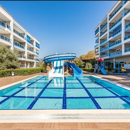 דירה 5 Stars Compound With Private Garden, Near The Sea *