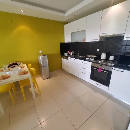 5 Stars Compound With Private Garden, Near The Sea *