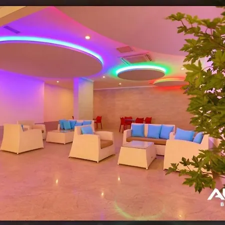 דירה 5 Stars Compound With Private Garden, Near The Sea אלאניה