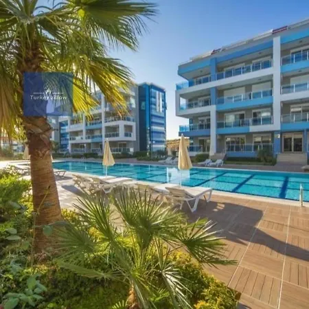 5 Stars Compound With Private Garden, Near The Sea * אלאניה